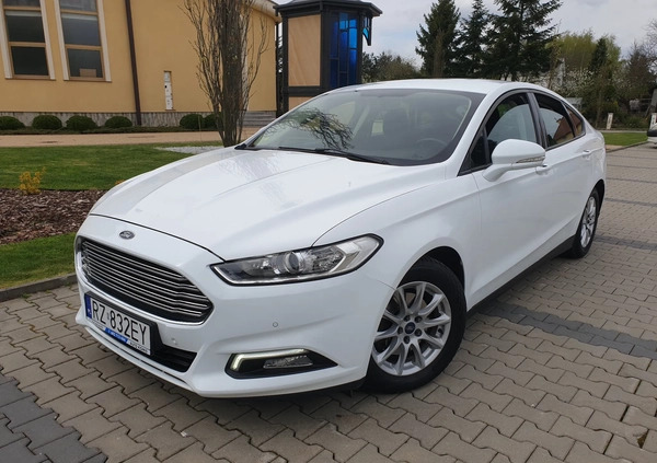 Ford Mondeo cena 49900 przebieg: 164265, rok produkcji 2017 z Rzeszów małe 781